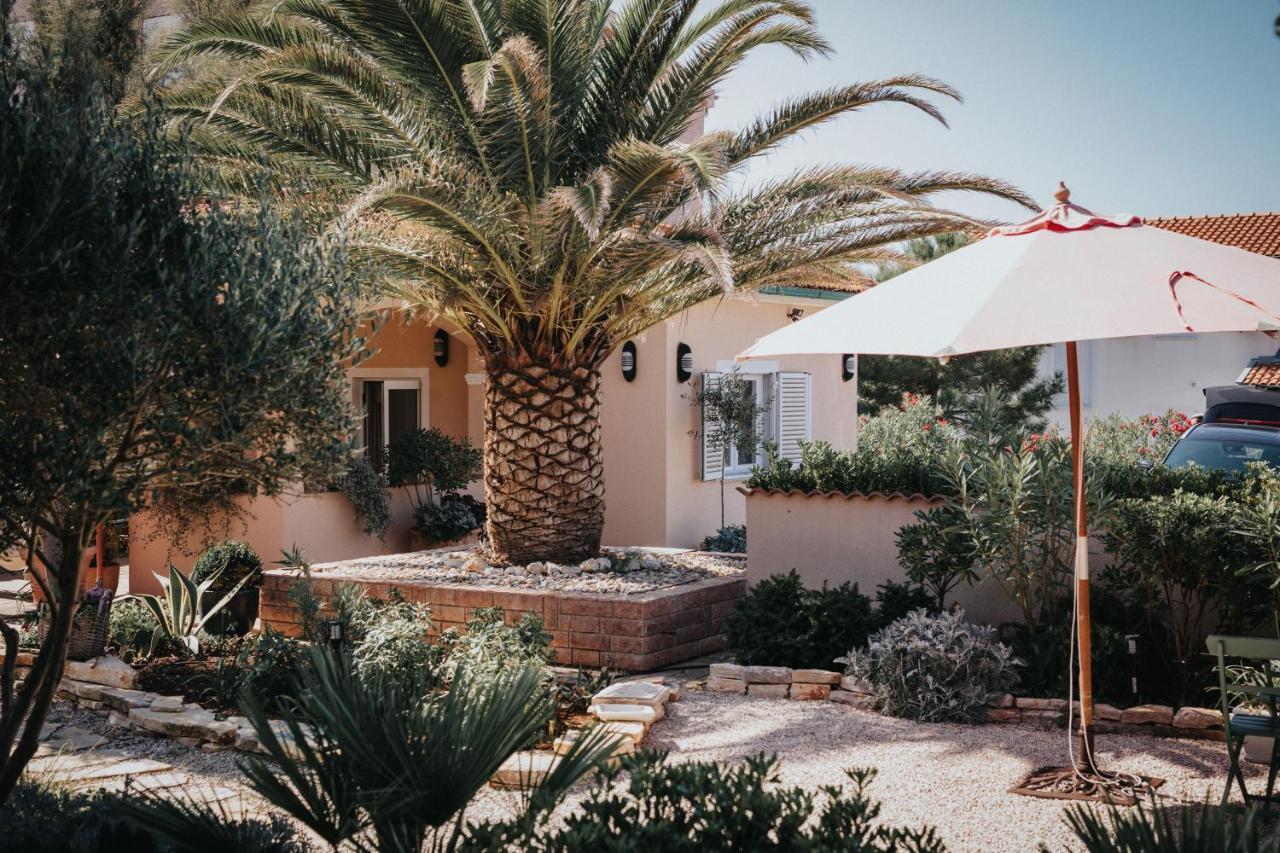 Villa Lantana Vir Exterior photo